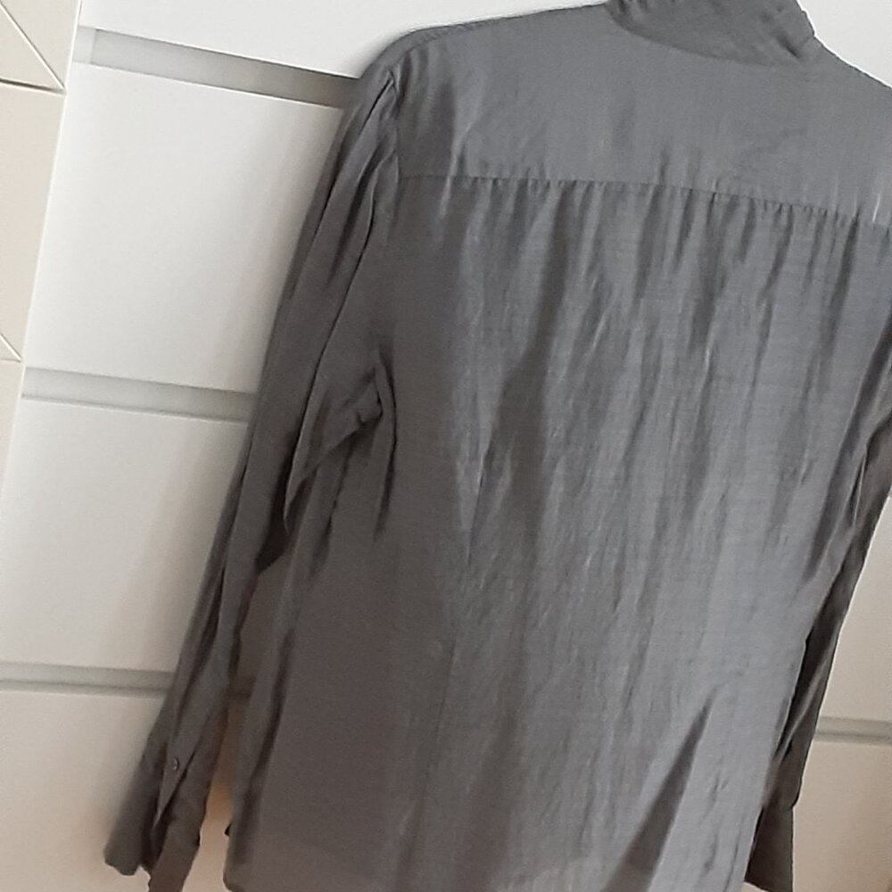 Beautiful Grey Silk/ Cotton Tie Front Blouse sz L - Picture 6 of 9